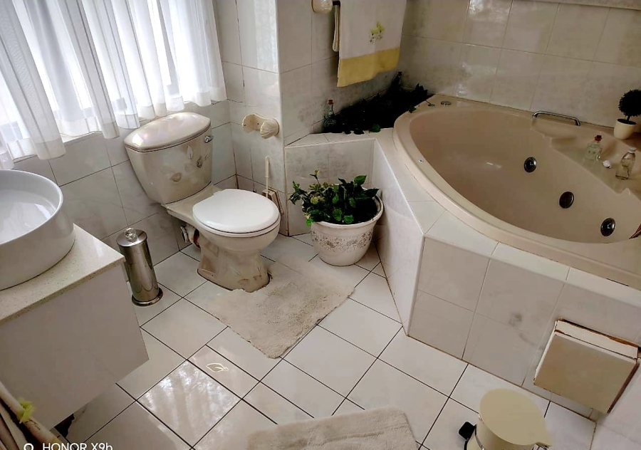 4 Bedroom Property for Sale in Vincent Heights Eastern Cape